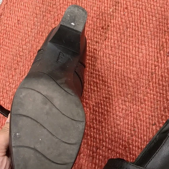 Clarks Leather Black Mary Jane Heels - Picture 6 of 10